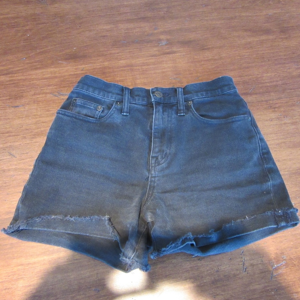 Madewell Shorts in Black with Frayed Hem Size 25